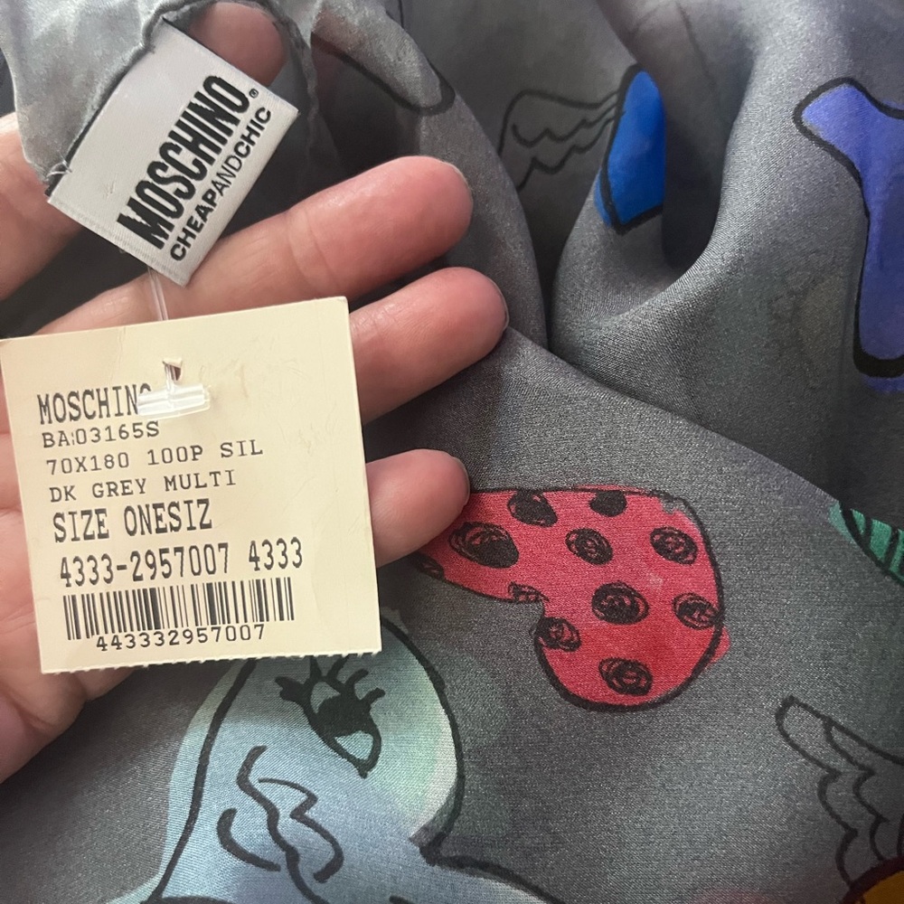 Moschino Gray Scarf with Colorful Heart Design - Picture 2 of 6